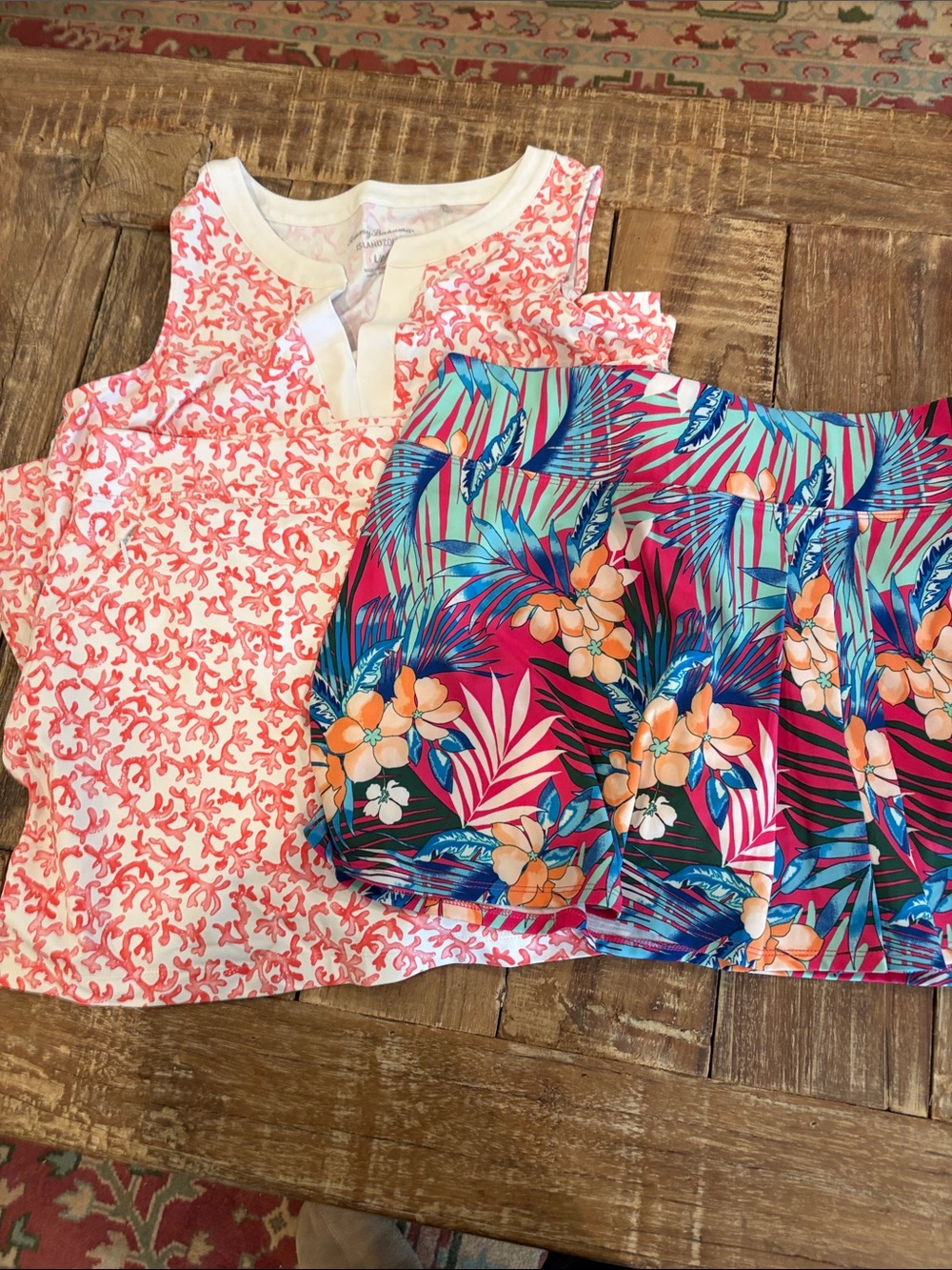 Bundle Lot of Women’s Tommy Bahama Skorts and top size L